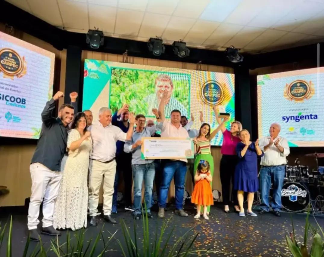 Família Oliveira Pacheco recebendo o prêmio de 1º lugar na Etapa Campeões CARPEC